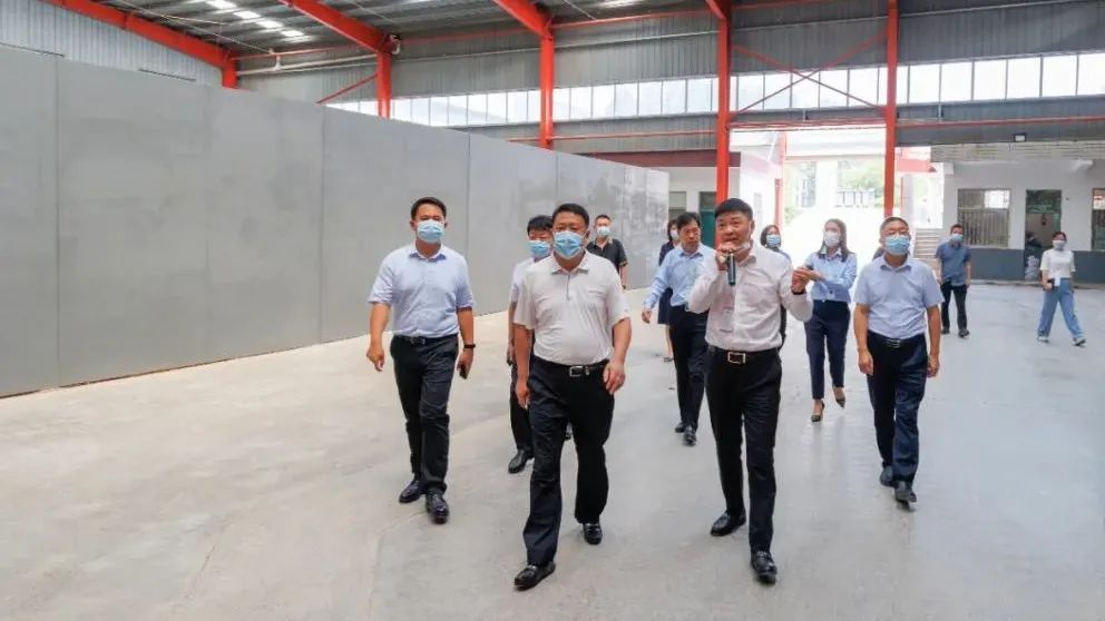 新密市政協(xié)主席袁斌一行蒞臨榮盛科技集團視察指導(dǎo)