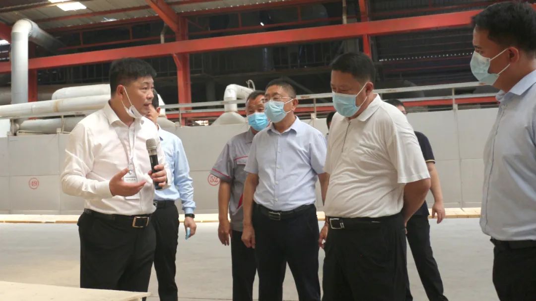 新密市政協(xié)主席袁斌一行蒞臨榮盛科技集團視察指導(dǎo)